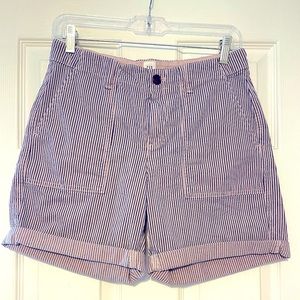 NWOT GAP GIRLFRIEND CHINO SHORTS SIZE 2